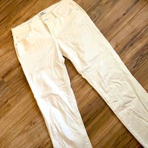 Beautiful white pants, casual or formal